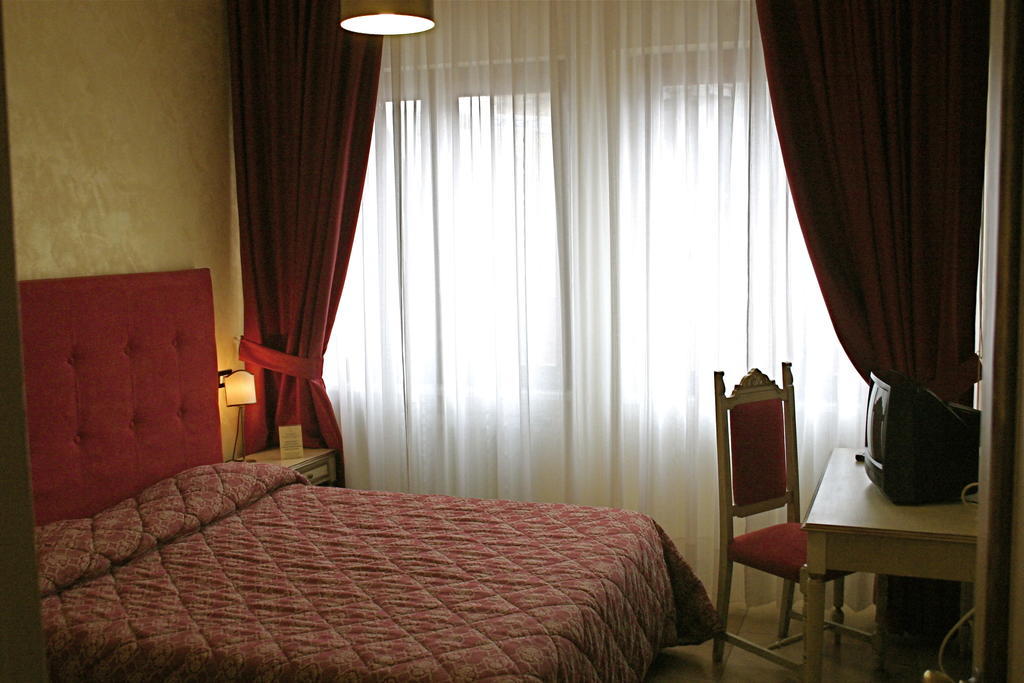 Hotel Fiordigigli LʼAquila Extérieur photo