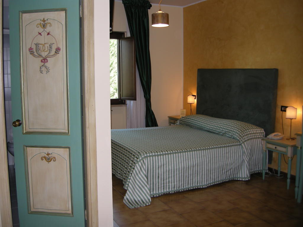 Hotel Fiordigigli LʼAquila Chambre photo